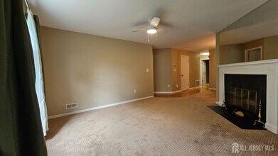 3 Rutland Ln in Monroe Township, NJ - Building Photo - Building Photo