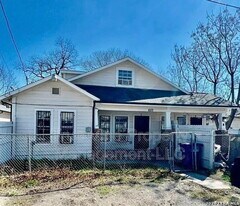 622 S Navidad St in San Antonio, TX - Building Photo