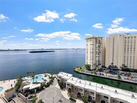 1800 NE 114th St in Miami, FL - Building Photo