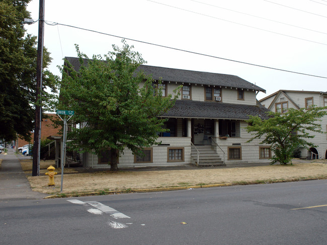 590 Union St NE in Salem, OR - Building Photo - Building Photo