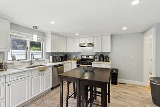 177R Faneuil St, Unit 1 in Boston, MA - Building Photo - Building Photo