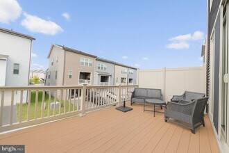 8642 Satinwood Dr in Frederick, MD - Building Photo - Building Photo