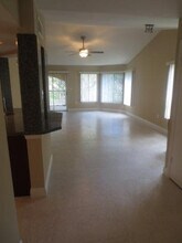 2420 NW 33rd St in Oakland Park, FL - Building Photo - Building Photo