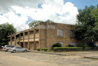 American Apartments in Lake Jackson, TX - Building Photo - Building Photo