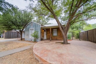 2426 29th St in Lubbock, TX - Building Photo - Building Photo