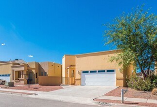 5537 Ignacio Frias Dr in El Paso, TX - Building Photo - Building Photo