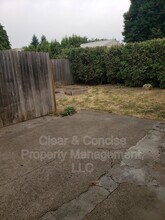 2199 Devos St in Eugene, OR - Building Photo - Building Photo