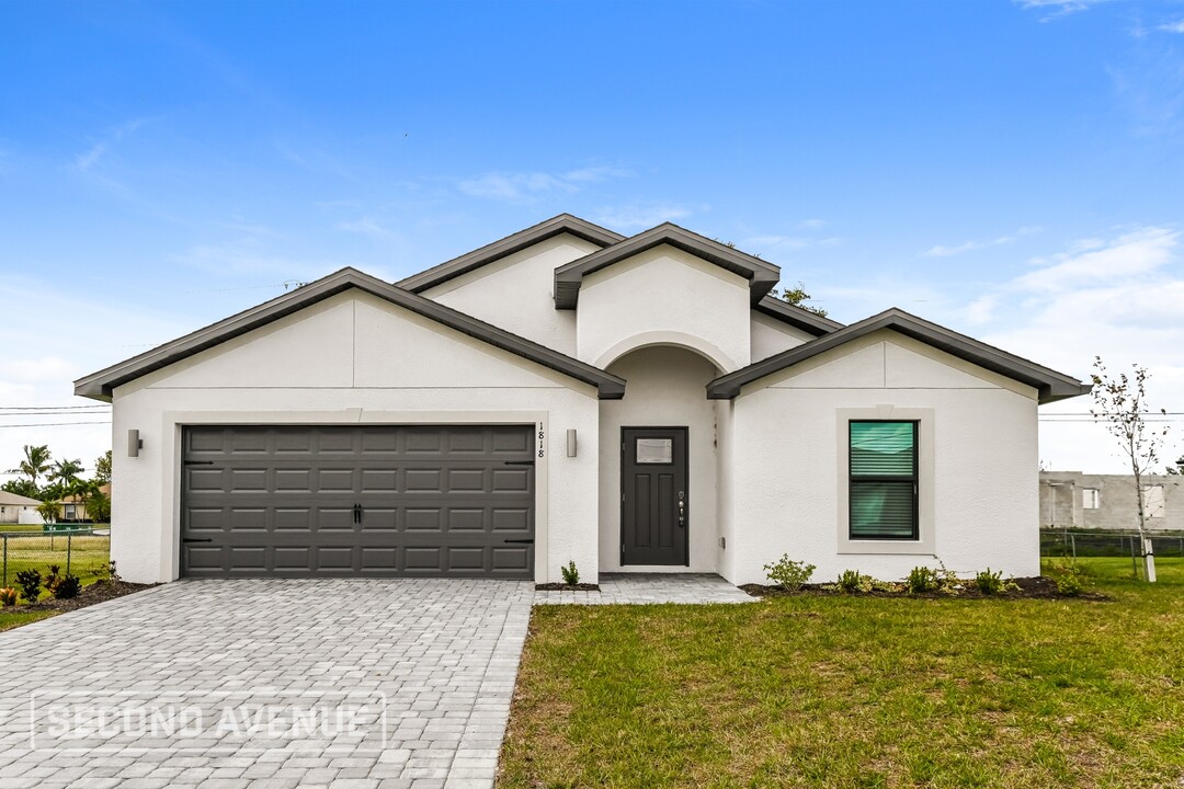 1818 NE 23rd Ave in Cape Coral, FL - Building Photo