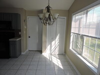 148 Nicole Ln in Crestview, FL - Foto de edificio - Building Photo