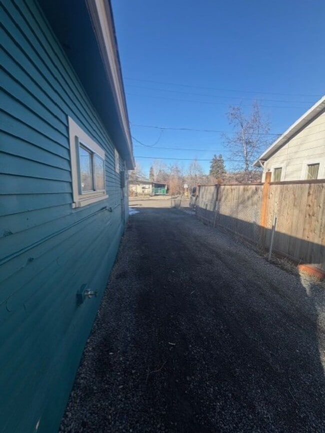 1644 Manzanita St in Klamath Falls, OR - Building Photo - Building Photo