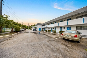 19051 NE 2nd Ave in Miami, FL - Building Photo - Building Photo