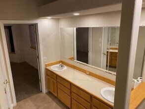 270 Stonebrook Way in Merlin, OR - Building Photo - Building Photo