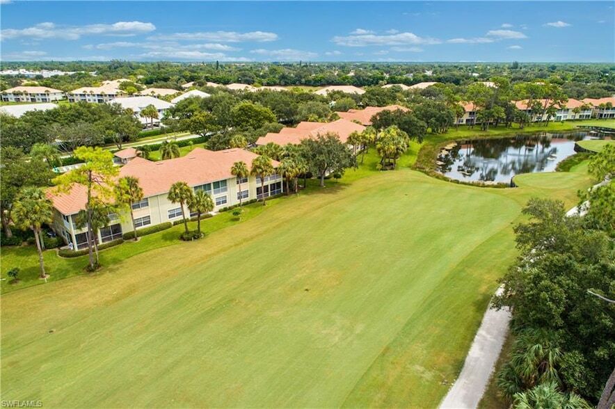 2264 Ashton Oaks Ln in Naples, FL - Building Photo