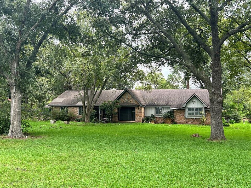 17210 Mathis Rd in Waller, TX - Building Photo