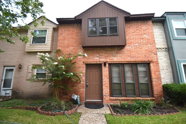 429 Sunset Dr in Dickinson, TX - Building Photo - Building Photo