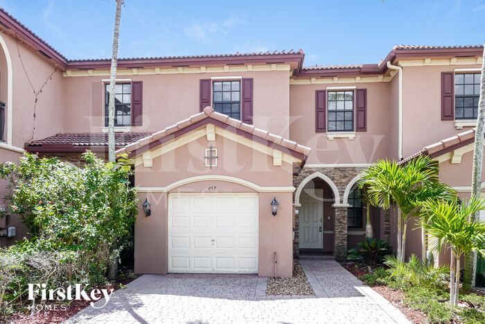 457 SE 37th Pl in Homestead, FL - Building Photo