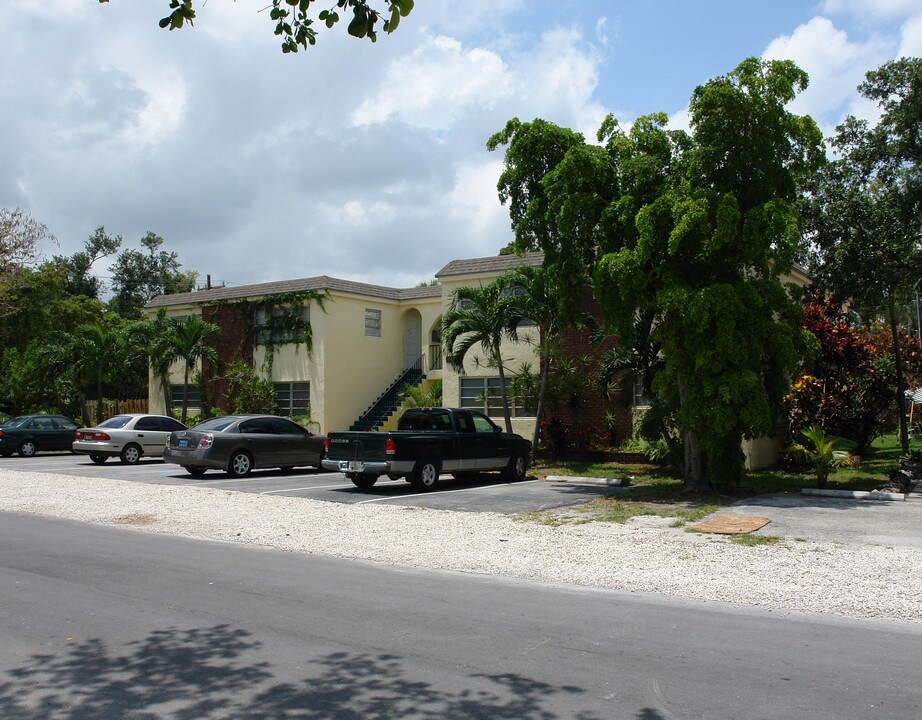 1477 SW 24th Ct in Fort Lauderdale, FL - Building Photo