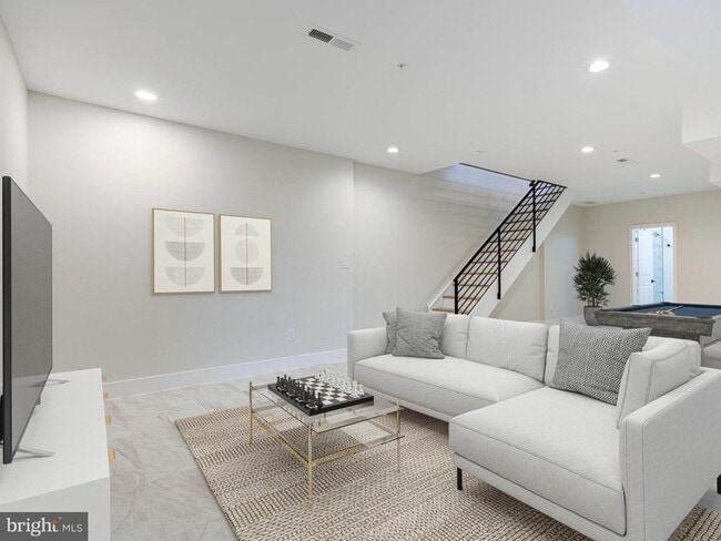 property at 632 Moyer St