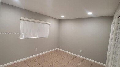 2533 Garfield St-Unit -A in Hollywood, FL - Building Photo - Building Photo