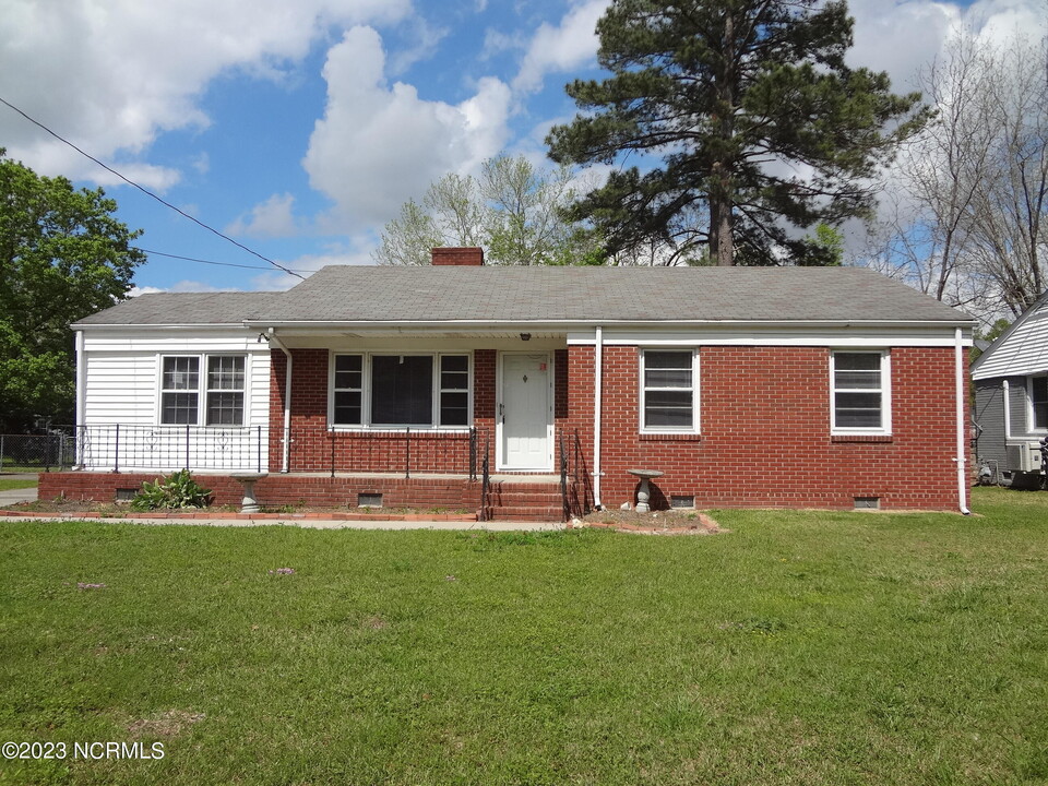 2611 Tryon Dr in Greenville, NC - Building Photo