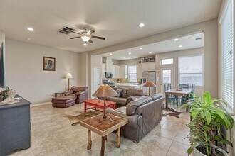 207 Biltmore Loop in Montgomery, TX - Building Photo - Building Photo