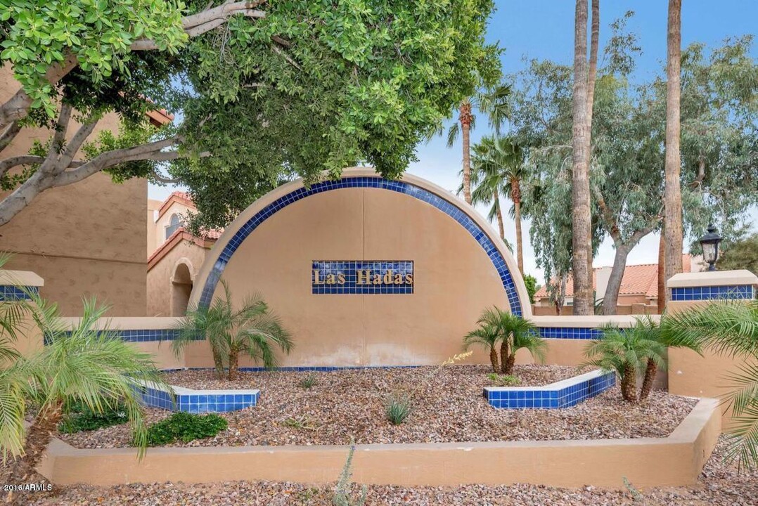 5640 E Bell Rd in Scottsdale, AZ - Building Photo