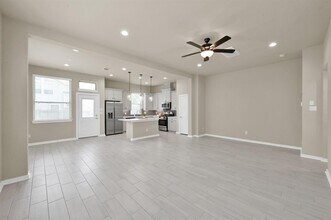308 N Spotted Fern Dr in Montgomery, TX - Building Photo - Building Photo