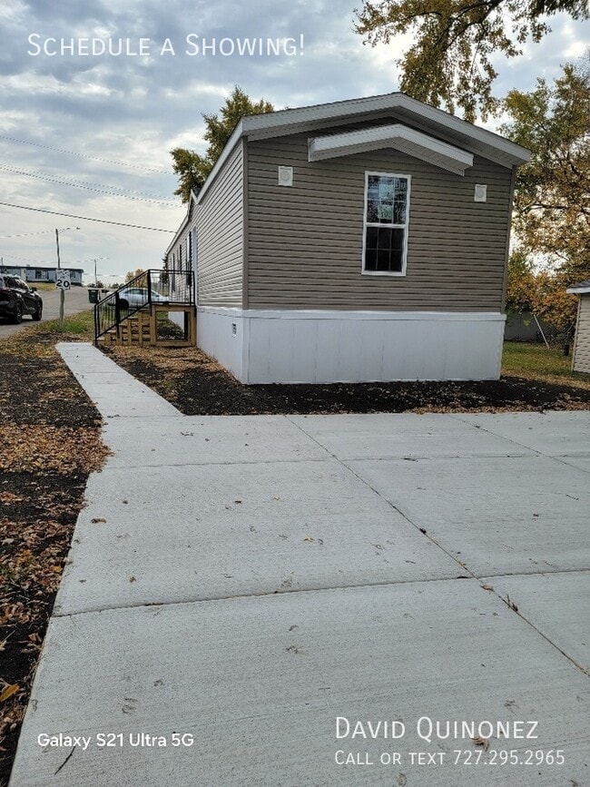 509 Menard Dr in Rockford, IL - Foto de edificio - Building Photo