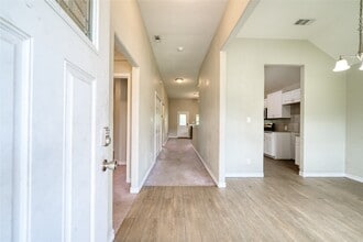 319 Dreamland Ave in Crosby, TX - Building Photo - Building Photo