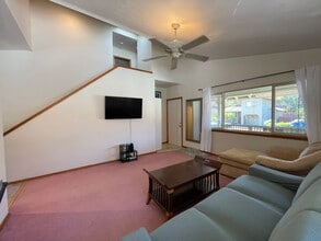 23 Haku Hale Pl in Lahaina, HI - Building Photo - Building Photo