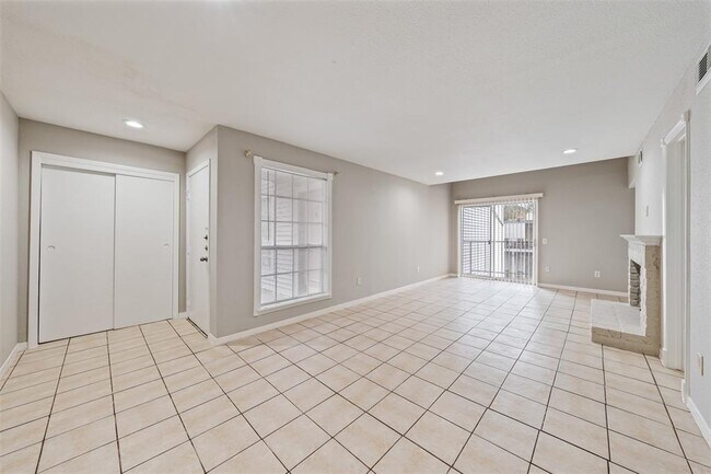 9809 Richmond Ave. in Houston, TX - Building Photo - Building Photo