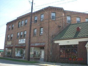 738 Academy St in Kalamazoo, MI - Foto de edificio - Building Photo