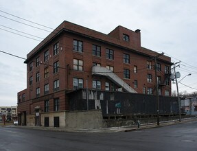 960 Broadway in Albany, NY - Building Photo - Building Photo