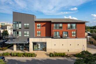 3409 Esperanza Xing in Austin, TX - Building Photo - Building Photo