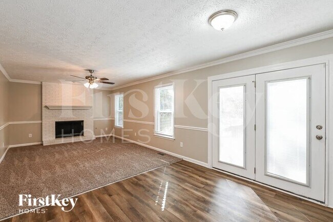 1817 Emerson Lake Cir in Snellville, GA - Foto de edificio - Building Photo