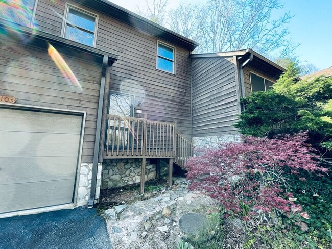 103 Parkway Vista Dr in Asheville, NC - Building Photo - Building Photo