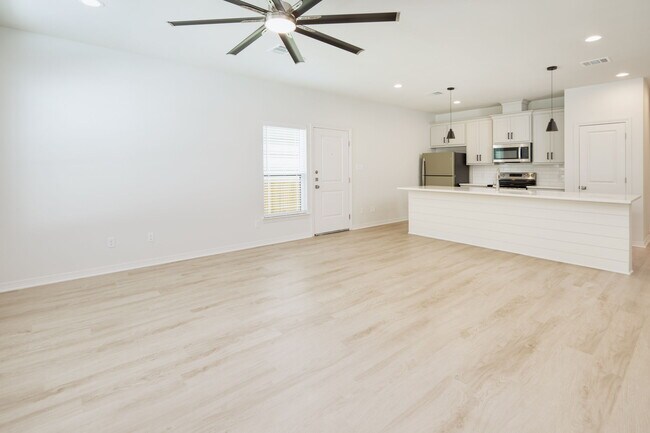 108 Sterling St in College Station, TX - Building Photo - Building Photo