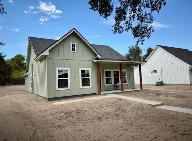 504 N Crockett Ave in Cameron, TX - Building Photo - Building Photo