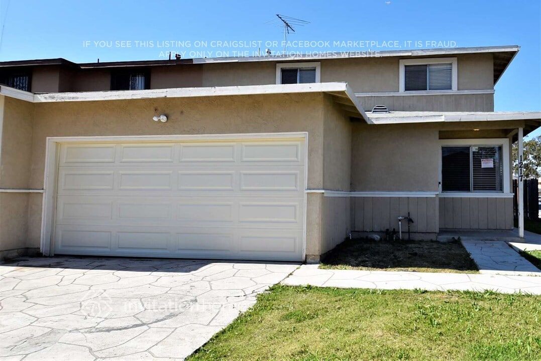 1217 E Radbard St in Carson, CA - Building Photo
