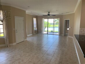 5409 Sunset Falls Dr in Apollo Beach, FL - Building Photo - Building Photo