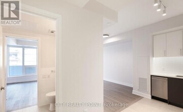 2525-2525 Bathurst St in Toronto, ON - Building Photo - Building Photo