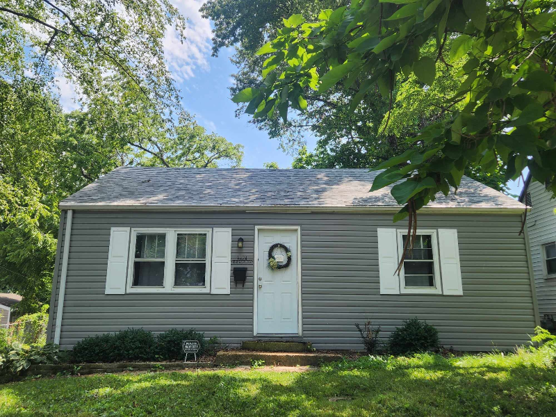 9424 Minerva Ave in Overland, MO - Building Photo