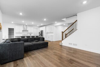 1014 Dr John Burkey Dr in Algonquin, IL - Building Photo - Building Photo