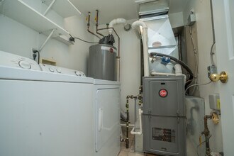 23060 Berdeno Ave in Hazel Park, MI - Foto de edificio - Building Photo