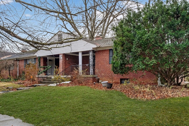 1721 Woodruff Place Cross Dr in Indianapolis, IN - Building Photo - Building Photo