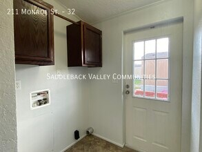 211 Monroe St in Rawlins, WY - Building Photo - Building Photo