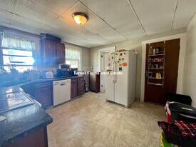 1386A Beacon St, Unit 4 in Brookline, MA - Building Photo