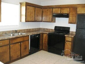 4608 Centerpointe Dr in Pensacola, FL - Building Photo - Building Photo