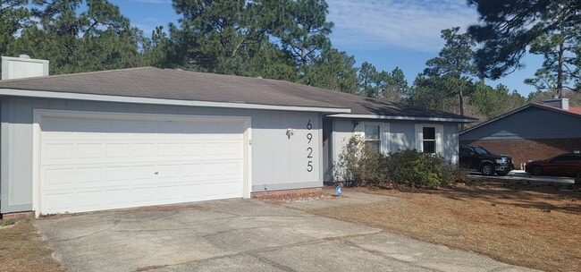property at 6925 Timbercroft Ln