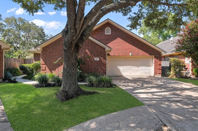 416 Live Oak Ln in Friendswood, TX - Building Photo - Building Photo